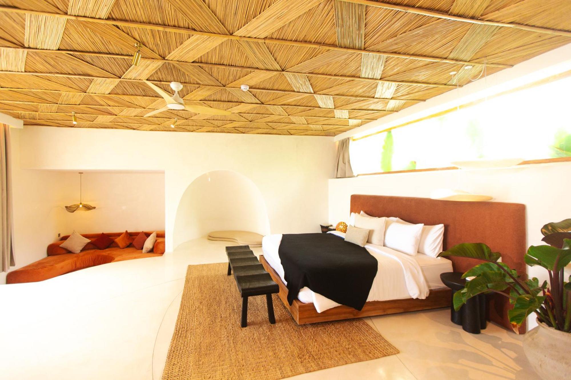 Oshom Bali At Nuanu Creative City Tabanan  Room photo